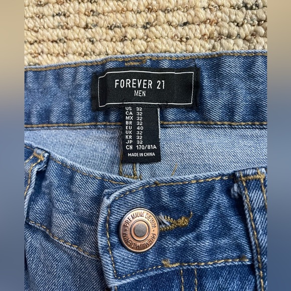 Men’s Forever 21 Skinny Jeans ( 32 ) - Picture 2 of 3